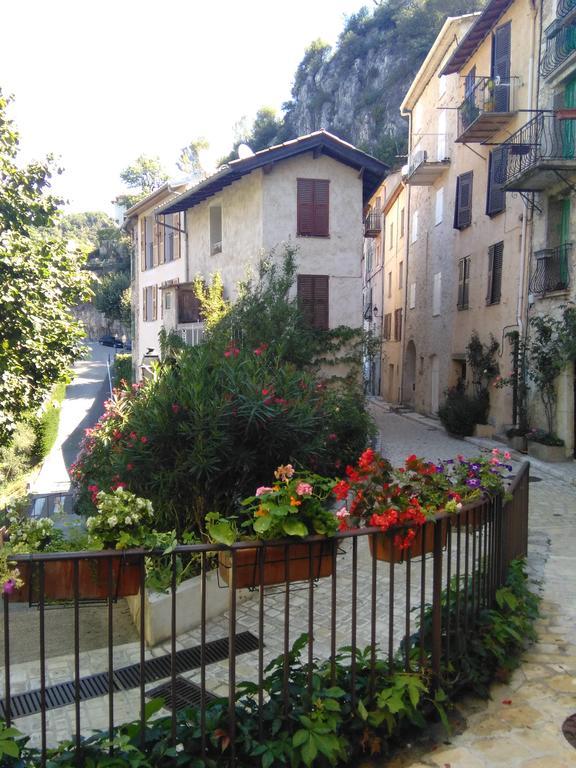 Bed and Breakfast Au Relais Fleuri Gilette Экстерьер фото